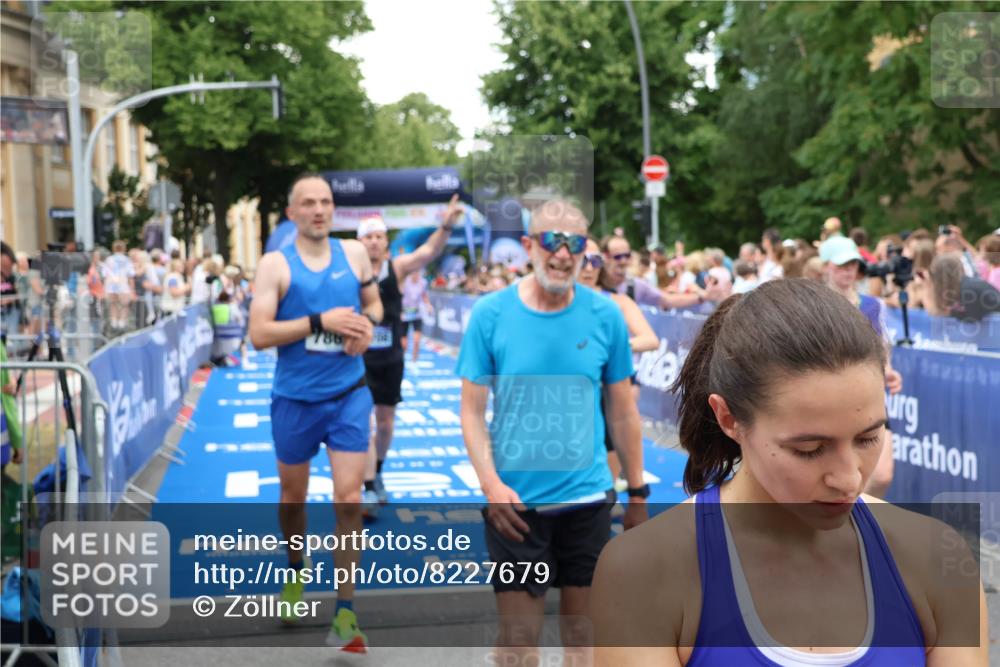 29.06.2025 - hella hamburg halbmarathon Zöllner http://msf.ph/oto/8227679 29.06.2025 10:53:13 Ziel 2111, 2208, 3059, 4121, 7383, 7864, 8273, 8361, 9537, 14323, 16929, 16986, 19208 meine-sportfotos.de