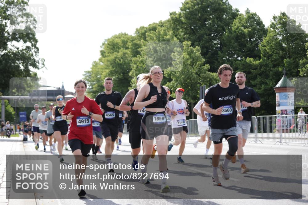29.06.2025 - hella hamburg halbmarathon Jannik Wohlers http://msf.ph/oto/8227694 29.06.2025 09:51:55 Lombardsbrücke 1057, 1139, 1468, 1604, 1631, 1763, 3305, 3618, 3852, 4565, 4871, 4915, 5011, 5690, 6373, 6550, 6711, 7710, 8852, 9348, 9444, 9547, 10493, 10741, 11062, 11495, 11679, 11821, 12046, 12772, 13269, 13728, 14449, 14813, 15233, 15270, 15309, 16338, 16547, 16591, 16592, 17159, 17281, 17637, 17926, 18489, 18560, 18659, 18829, 18987, 19009 meine-sportfotos.de
