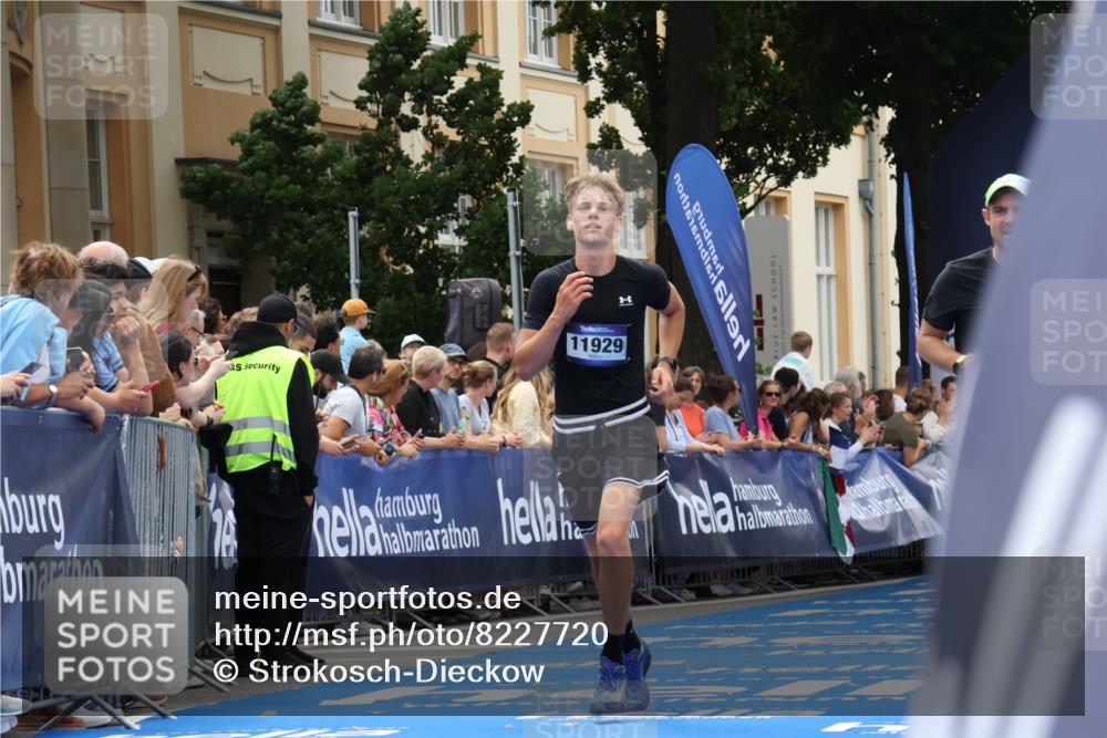 29.06.2025 - hella hamburg halbmarathon Strokosch-Dieckow http://msf.ph/oto/8227720 29.06.2025 10:31:51 Ziel 3935, 4129, 4698, 5187, 6619, 10927, 11199, 11929 meine-sportfotos.de