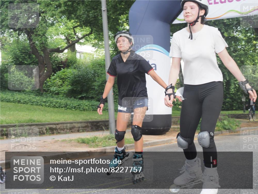 29.06.2025 - hella hamburg halbmarathon KatJ http://msf.ph/oto/8227757 29.06.2025 09:41:07 Zwischen KM18-KM19  meine-sportfotos.de