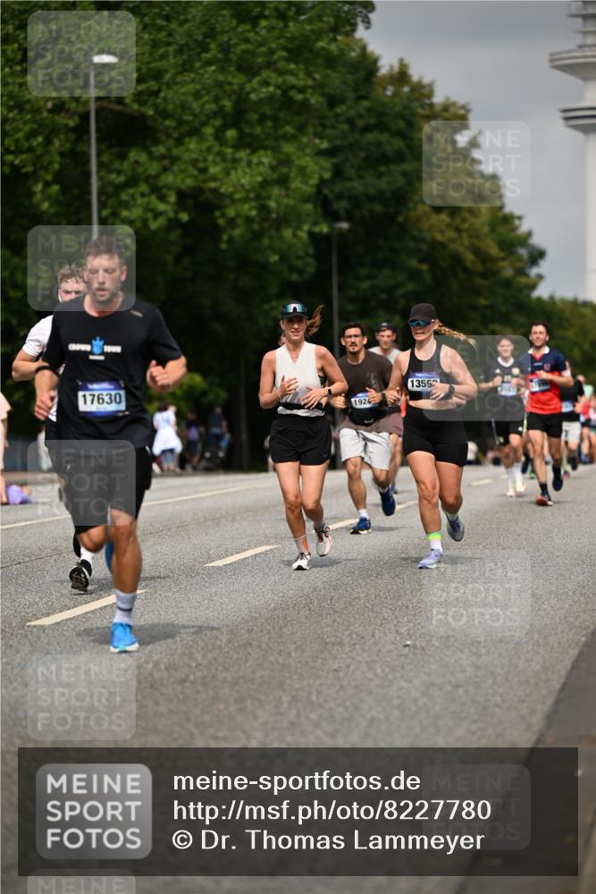 29.06.2025 - hella hamburg halbmarathon Dr. Thomas Lammeyer http://msf.ph/oto/8227780 29.06.2025 10:13:17 Kennedybrücke 1823, 3762, 4592, 7081, 9297, 9306, 10035, 10194, 10819, 11067 meine-sportfotos.de
