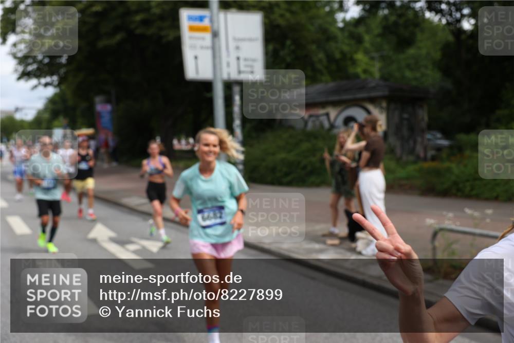 29.06.2025 - hella hamburg halbmarathon Yannick Fuchs http://msf.ph/oto/8227899 29.06.2025 10:33:35 20KM 1164, 1445, 1803, 2719, 2980, 3136, 3783, 4359, 6037, 6682, 6686, 6687, 8450, 8958, 9403, 10218, 11055, 11281, 11282, 11447, 11619, 12137, 12772, 13137, 13729, 13800, 14093, 14905, 15257, 15561, 15866, 15873, 15965, 16820, 17646, 18188, 18547, 18734, 19004, 19151 meine-sportfotos.de