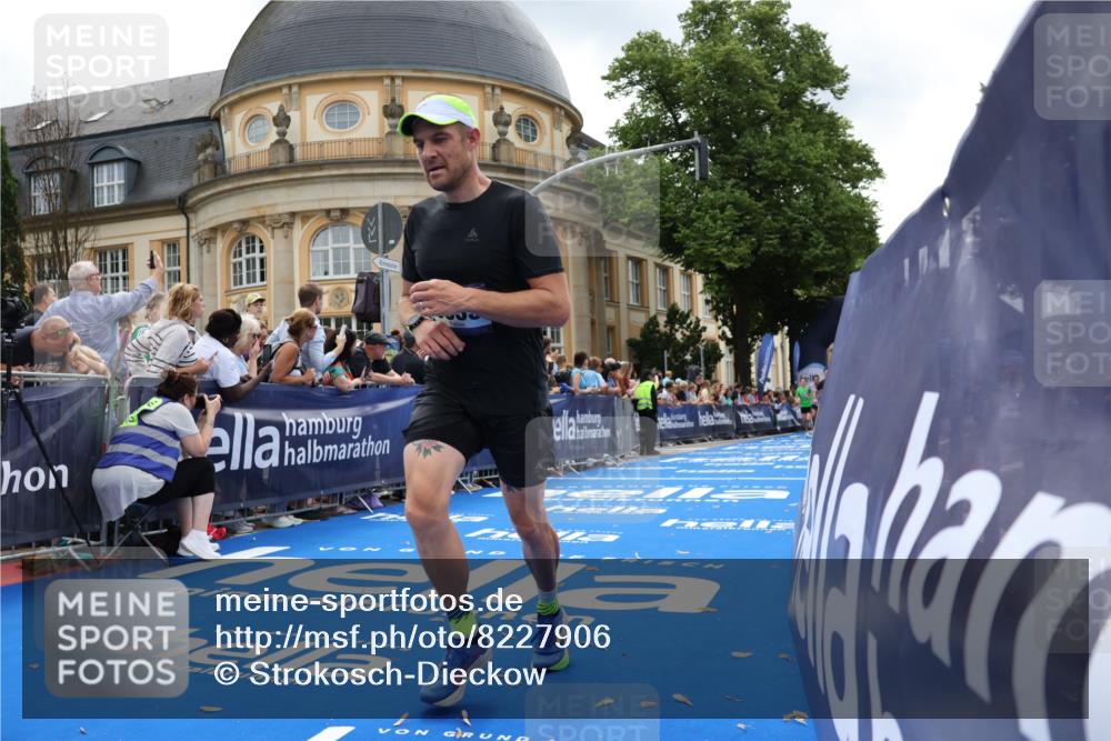 29.06.2025 - hella hamburg halbmarathon Strokosch-Dieckow http://msf.ph/oto/8227906 29.06.2025 10:31:54 Ziel 1407, 3935, 4129, 4698, 6619, 10927, 11199, 11929 meine-sportfotos.de