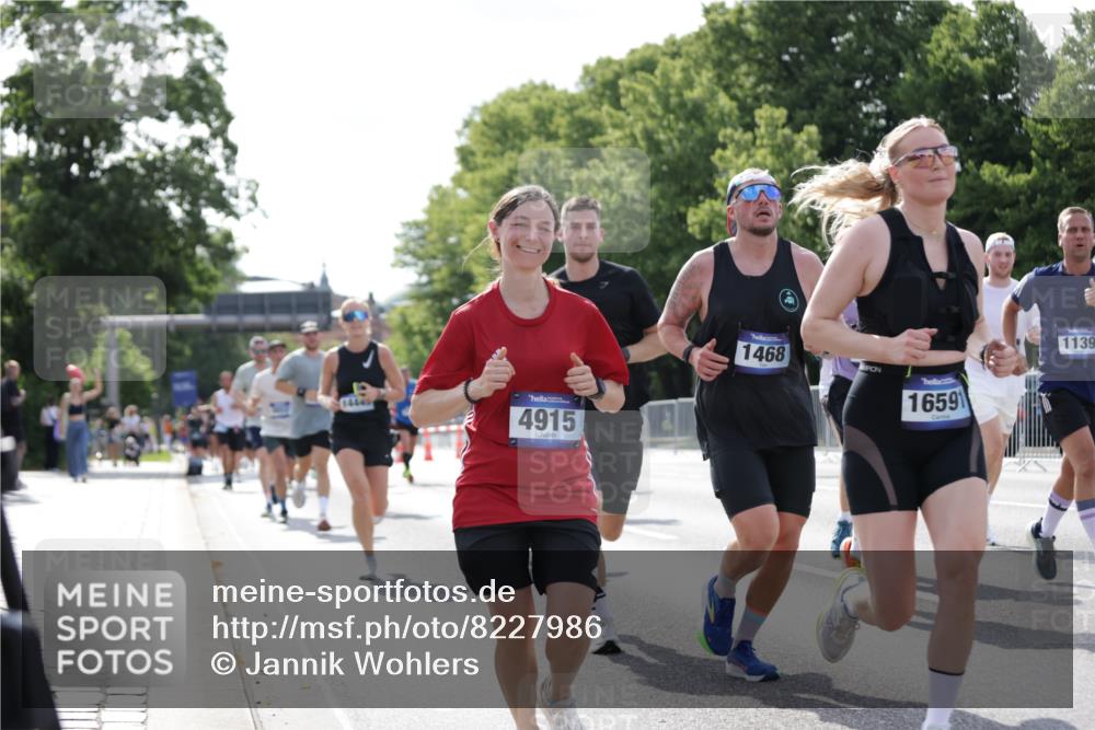 29.06.2025 - hella hamburg halbmarathon Jannik Wohlers http://msf.ph/oto/8227986 29.06.2025 09:51:56 Lombardsbrücke 1057, 1139, 1468, 1604, 1631, 3305, 3618, 3852, 4565, 4871, 4915, 5011, 6373, 6550, 6711, 7710, 8852, 9348, 9444, 9547, 10493, 10741, 11062, 11495, 11679, 11821, 12046, 12772, 13269, 13728, 14257, 14449, 14813, 15233, 15247, 15270, 15309, 16338, 16547, 16591, 16592, 17159, 17281, 17637, 17926, 18489, 18560, 18659, 18775, 18987, 19009 meine-sportfotos.de