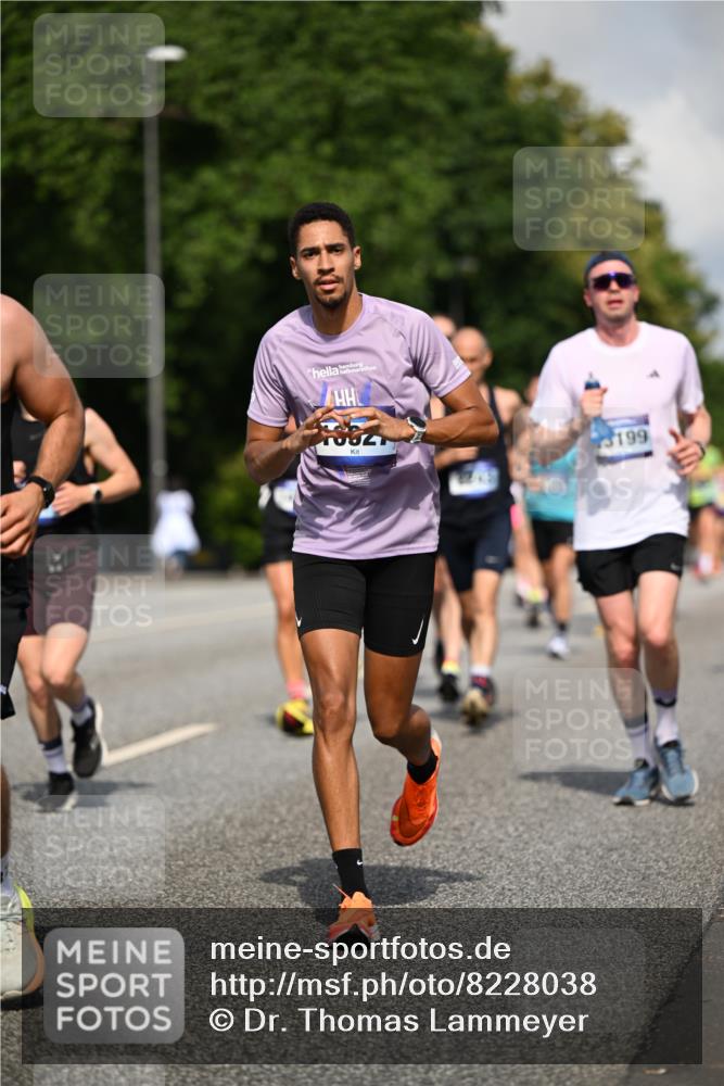 29.06.2025 - hella hamburg halbmarathon Dr. Thomas Lammeyer http://msf.ph/oto/8228038 29.06.2025 09:50:06 Kennedybrücke 1053, 1344, 1577, 1889, 2243, 4477, 4944, 5048, 5152, 5193, 5660, 7466, 7628, 8312, 8323, 10477, 10865, 10927, 11230, 11304 meine-sportfotos.de