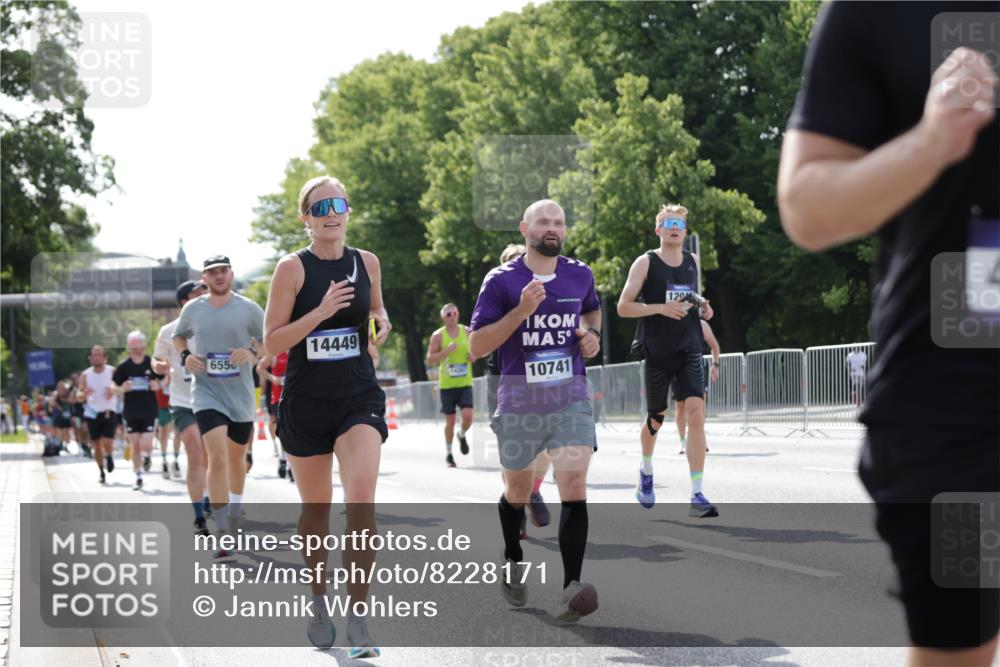 29.06.2025 - hella hamburg halbmarathon Jannik Wohlers http://msf.ph/oto/8228171 29.06.2025 09:51:58 Lombardsbrücke 1139, 1169, 1468, 1604, 1631, 3305, 3618, 3852, 4565, 4871, 4915, 5011, 6373, 6550, 6711, 7432, 8852, 9348, 9444, 9547, 10493, 10741, 11062, 11495, 11679, 11779, 11821, 12046, 12772, 13269, 13614, 13728, 14257, 14449, 14813, 15233, 15247, 15270, 15309, 16338, 16591, 16592, 17159, 17281, 17391, 17637, 17926, 18489, 18560, 18659, 18775, 18987 meine-sportfotos.de