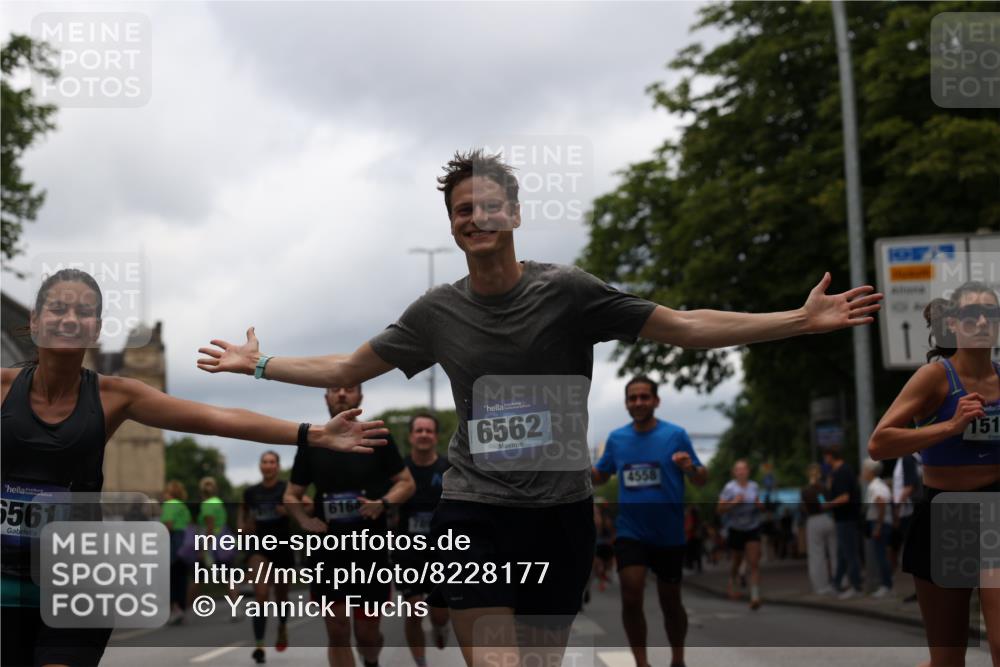 29.06.2025 - hella hamburg halbmarathon Yannick Fuchs http://msf.ph/oto/8228177 29.06.2025 10:46:37 20KM 1098, 1257, 1482, 1657, 2111, 2444, 2814, 3258, 3715, 3952, 4121, 4557, 4558, 4726, 4837, 5116, 5169, 5194, 5378, 5399, 6164, 6561, 6562, 7178, 7312, 7475, 7896, 8172, 8316, 8720, 8955, 9145, 10529, 10811, 11459, 12135, 12519, 13211, 13301, 14198, 14286, 14791, 15001, 15144, 15275, 15446, 15506, 15690, 16320, 16929, 17130, 17198, 17710, 17773, 18331 meine-sportfotos.de