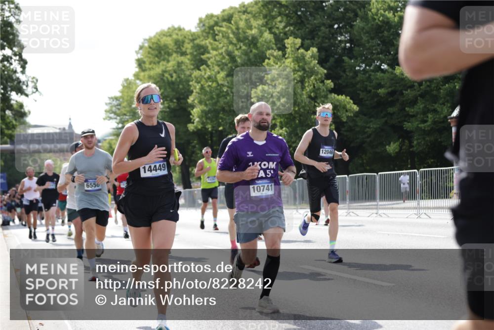 29.06.2025 - hella hamburg halbmarathon Jannik Wohlers http://msf.ph/oto/8228242 29.06.2025 09:51:58 Lombardsbrücke 1139, 1169, 1468, 1604, 1631, 3305, 3618, 3852, 4565, 4871, 4915, 5011, 6373, 6550, 6711, 7432, 8852, 9348, 9444, 9547, 10493, 10741, 11062, 11495, 11679, 11779, 11821, 12046, 12772, 13269, 13614, 13728, 14257, 14449, 14813, 15233, 15247, 15270, 15309, 16338, 16591, 16592, 17159, 17281, 17391, 17637, 17926, 18489, 18560, 18659, 18775, 18987 meine-sportfotos.de