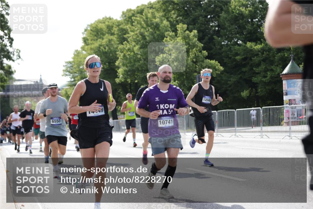 29.06.2025 - hella hamburg halbmarathon Jannik Wohlers http://msf.ph/oto/8228270 29.06.2025 09:51:58 Lombardsbrücke 1139, 1169, 1468, 1604, 1631, 3305, 3618, 3852, 4565, 4871, 4915, 5011, 6373, 6550, 6711, 7432, 8852, 9348, 9444, 9547, 10493, 10741, 11062, 11495, 11679, 11779, 11821, 12046, 12772, 13269, 13614, 13728, 14257, 14449, 14813, 15233, 15247, 15270, 15309, 16338, 16591, 16592, 17159, 17281, 17391, 17637, 17926, 18489, 18560, 18659, 18775, 18987 meine-sportfotos.de