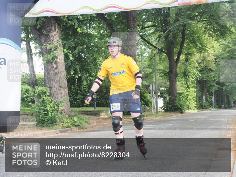 29.06.2025 - hella hamburg halbmarathon KatJ http://msf.ph/oto/8228304 29.06.2025 09:41:16 Zwischen KM18-KM19  meine-sportfotos.de