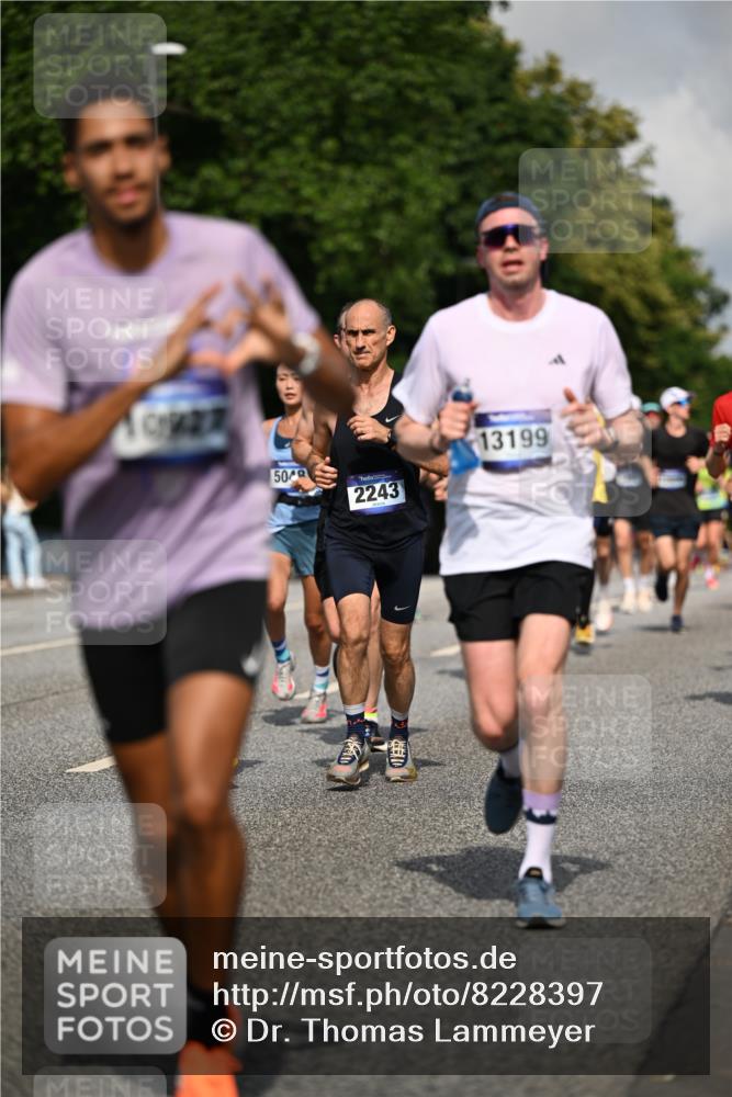 29.06.2025 - hella hamburg halbmarathon Dr. Thomas Lammeyer http://msf.ph/oto/8228397 29.06.2025 09:50:07 Kennedybrücke 1053, 1344, 1577, 1889, 2243, 4477, 4944, 5048, 5152, 5193, 5660, 7466, 7628, 8312, 8323, 10477, 10865, 10927, 11304 meine-sportfotos.de