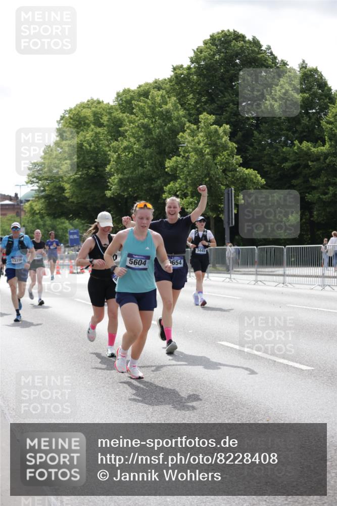 29.06.2025 - hella hamburg halbmarathon Jannik Wohlers http://msf.ph/oto/8228408 29.06.2025 10:27:51 Lombardsbrücke 3445, 5369, 5604, 7667, 8215, 8327, 9653, 9654, 12842, 13045, 13296, 13568, 13678, 14017, 14155, 15123, 18256, 18604 meine-sportfotos.de