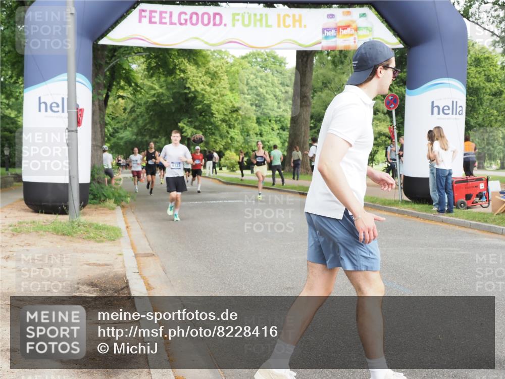 29.06.2025 - hella hamburg halbmarathon MichiJ http://msf.ph/oto/8228416 29.06.2025 10:26:07 Zwischen KM18-KM19 2404, 6529, 7310, 9914, 10680, 15178, 15261, 15939, 17192, 18103, 18216 meine-sportfotos.de