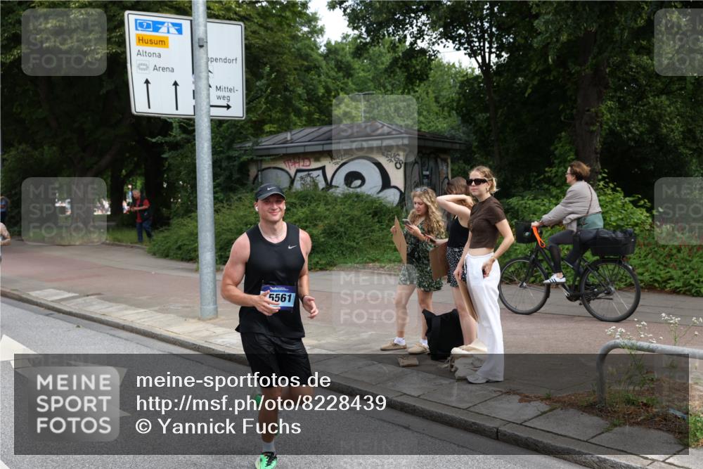 29.06.2025 - hella hamburg halbmarathon Yannick Fuchs http://msf.ph/oto/8228439 29.06.2025 10:33:40 20KM 1164, 1445, 1803, 2980, 3136, 3282, 3783, 4359, 6037, 6682, 6686, 6687, 8450, 8958, 9403, 11055, 11447, 11619, 12772, 13137, 13729, 13800, 14093, 14311, 15013, 15257, 15556, 15561, 15866, 15873, 15965, 16656, 16820, 17646, 18188, 18547, 18734, 19151 meine-sportfotos.de
