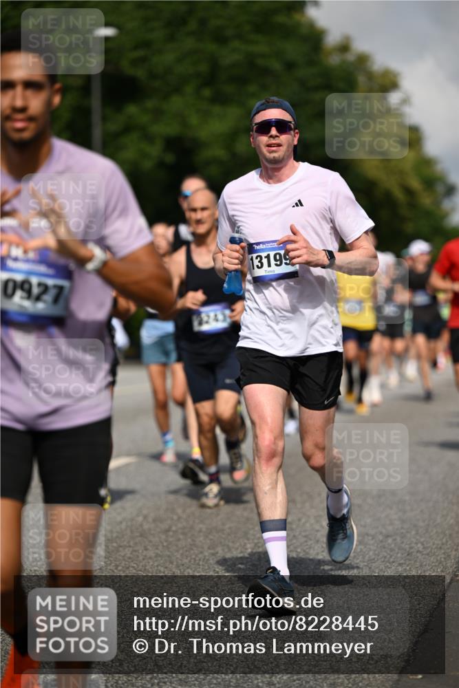 29.06.2025 - hella hamburg halbmarathon Dr. Thomas Lammeyer http://msf.ph/oto/8228445 29.06.2025 09:50:07 Kennedybrücke 1053, 1344, 1577, 1889, 2243, 4477, 4944, 5048, 5152, 5193, 5660, 7466, 7628, 8312, 8323, 10477, 10865, 10927, 11304 meine-sportfotos.de