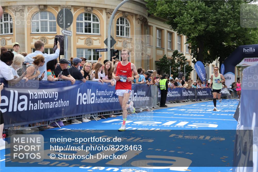 29.06.2025 - hella hamburg halbmarathon Strokosch-Dieckow http://msf.ph/oto/8228463 29.06.2025 10:32:09 Ziel 1686, 1894, 7272, 10876, 11150, 11370, 15826, 16505, 16736 meine-sportfotos.de