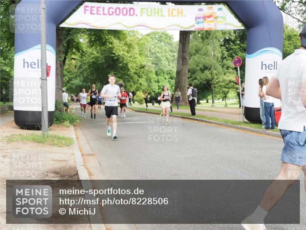 29.06.2025 - hella hamburg halbmarathon MichiJ http://msf.ph/oto/8228506 29.06.2025 10:26:07 Zwischen KM18-KM19 2404, 6529, 7310, 9914, 10680, 15178, 15261, 15939, 17192, 18103, 18216 meine-sportfotos.de