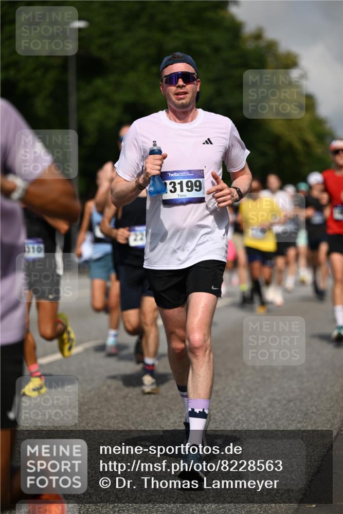 29.06.2025 - hella hamburg halbmarathon Dr. Thomas Lammeyer http://msf.ph/oto/8228563 29.06.2025 09:50:07 Kennedybrücke 1053, 1344, 1577, 1889, 2243, 4477, 4944, 5048, 5152, 5193, 5660, 7466, 7628, 8312, 8323, 10477, 10865, 10927, 11304 meine-sportfotos.de