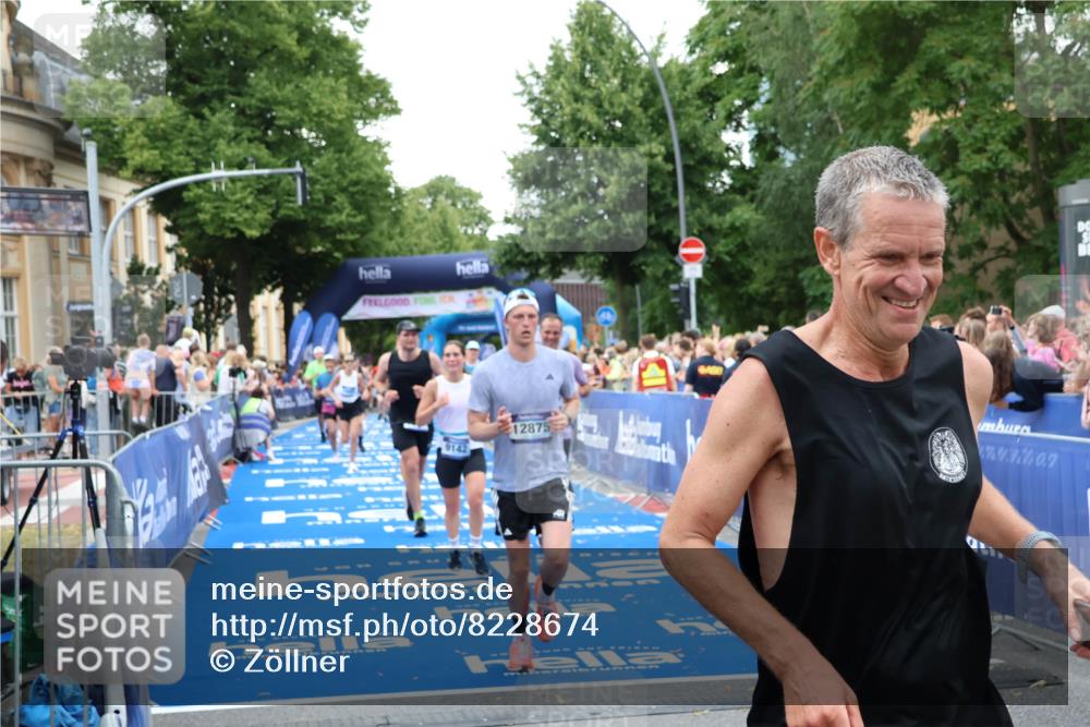 29.06.2025 - hella hamburg halbmarathon Zöllner http://msf.ph/oto/8228674 29.06.2025 10:53:22 Ziel 1683, 1727, 2074, 2354, 4065, 7312, 8361, 8651, 9142, 11844, 12490, 12875, 15179, 15681, 15838, 18134, 18901 meine-sportfotos.de