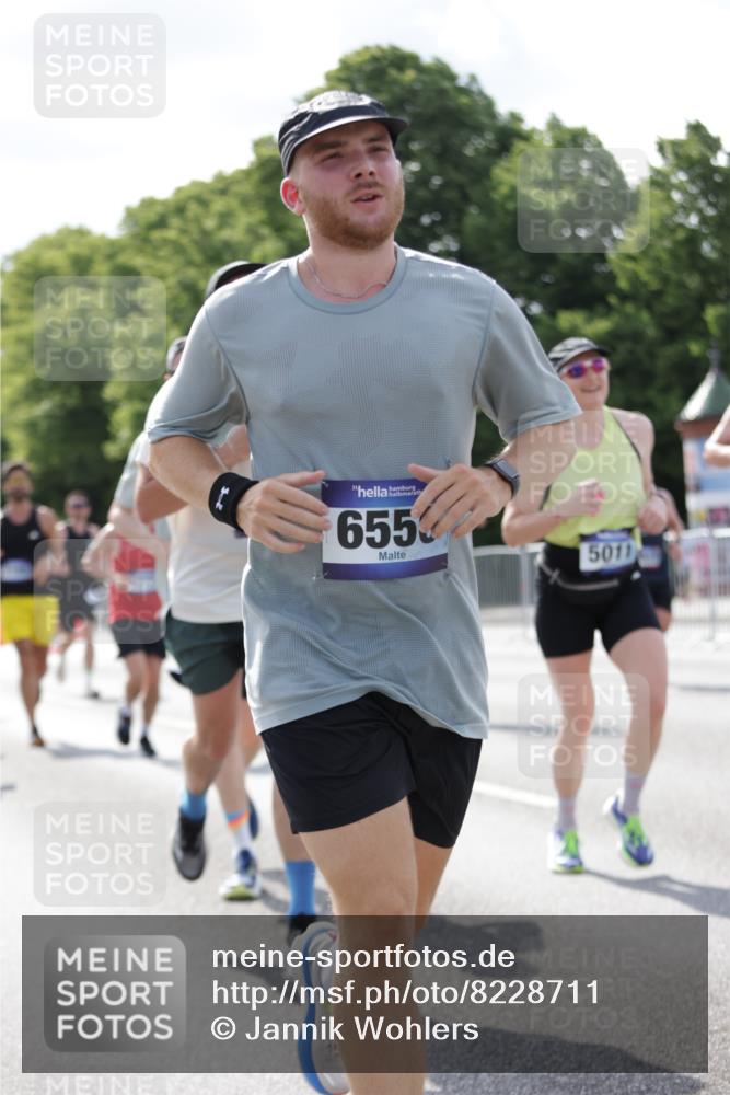 29.06.2025 - hella hamburg halbmarathon Jannik Wohlers http://msf.ph/oto/8228711 29.06.2025 09:52:01 Lombardsbrücke 1139, 1169, 1468, 1512, 1631, 3305, 3618, 3852, 4565, 4871, 4915, 5011, 6550, 7432, 8852, 9348, 9444, 10493, 10741, 11062, 11495, 11679, 11779, 12046, 12772, 13403, 13614, 13728, 14257, 14449, 14813, 15233, 15247, 15270, 15309, 15813, 16338, 16591, 16592, 17159, 17281, 17391, 17637, 17926, 18489, 18560, 18659, 18775, 18987 meine-sportfotos.de