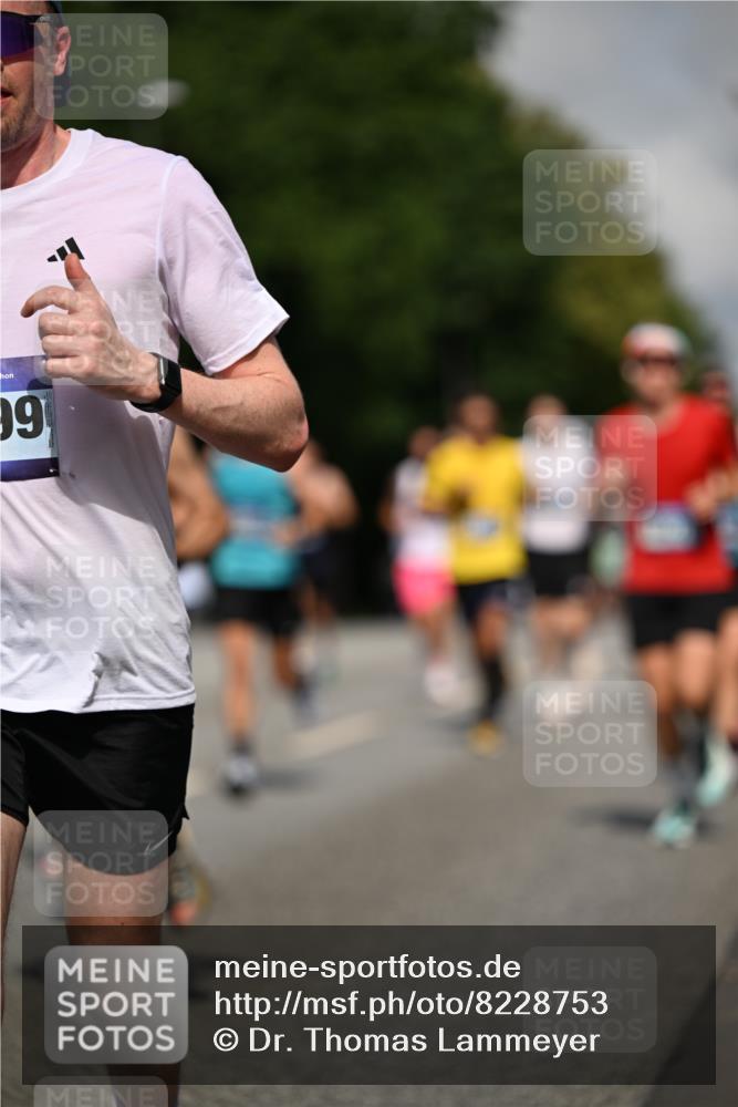 29.06.2025 - hella hamburg halbmarathon Dr. Thomas Lammeyer http://msf.ph/oto/8228753 29.06.2025 09:50:08 Kennedybrücke 1053, 1344, 1577, 1889, 2243, 4477, 4944, 5048, 5152, 5193, 5660, 7466, 7628, 8312, 8323, 10477, 10865, 10927, 11304 meine-sportfotos.de