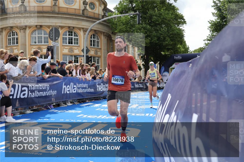 29.06.2025 - hella hamburg halbmarathon Strokosch-Dieckow http://msf.ph/oto/8228938 29.06.2025 10:32:19 Ziel 1894, 5070, 5746, 7272, 7845, 8883, 10484, 10876, 16065, 16957 meine-sportfotos.de