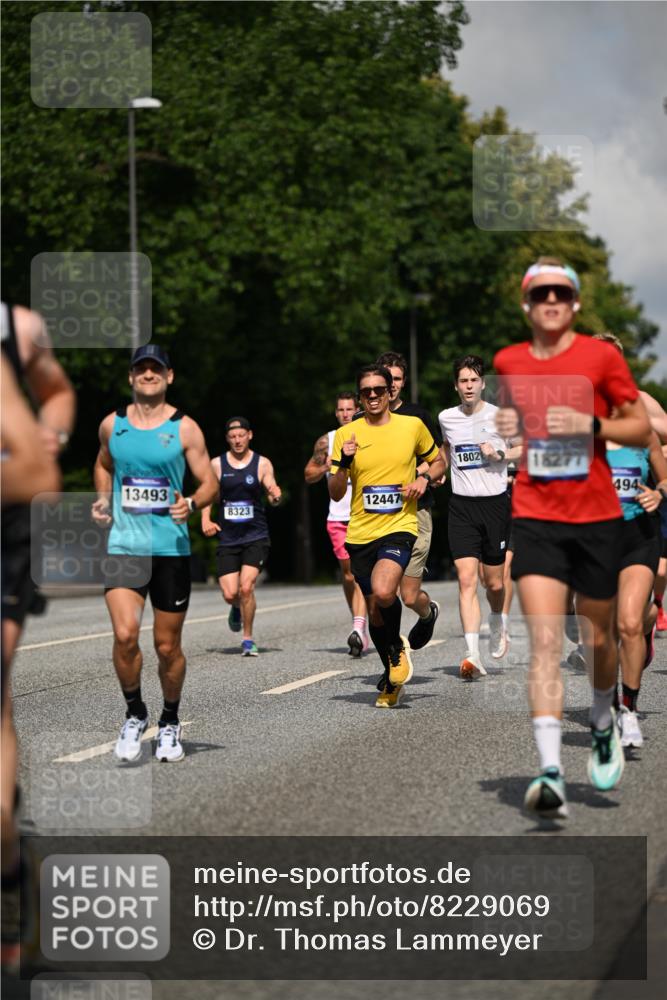 29.06.2025 - hella hamburg halbmarathon Dr. Thomas Lammeyer http://msf.ph/oto/8229069 29.06.2025 09:50:09 Kennedybrücke 1053, 1344, 1396, 1577, 1889, 2243, 4477, 4944, 5048, 5152, 5193, 5660, 7466, 7628, 8312, 8323, 10477, 10865, 10927, 11304, 11370 meine-sportfotos.de