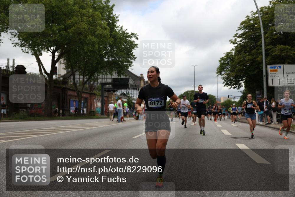 29.06.2025 - hella hamburg halbmarathon Yannick Fuchs http://msf.ph/oto/8229096 29.06.2025 10:46:40 20KM 1098, 1257, 1482, 1657, 2111, 2444, 2814, 3258, 3715, 3952, 4121, 4557, 4558, 4726, 5116, 5169, 5194, 5378, 6164, 6561, 6562, 6897, 7178, 7232, 7383, 7475, 7896, 8172, 8316, 8587, 8720, 8955, 9145, 10529, 10811, 11459, 12135, 12519, 13211, 13301, 14198, 14286, 14791, 14805, 15001, 15144, 15446, 15690, 16320, 16929, 17130, 17198, 17710, 17773, 18331 meine-sportfotos.de