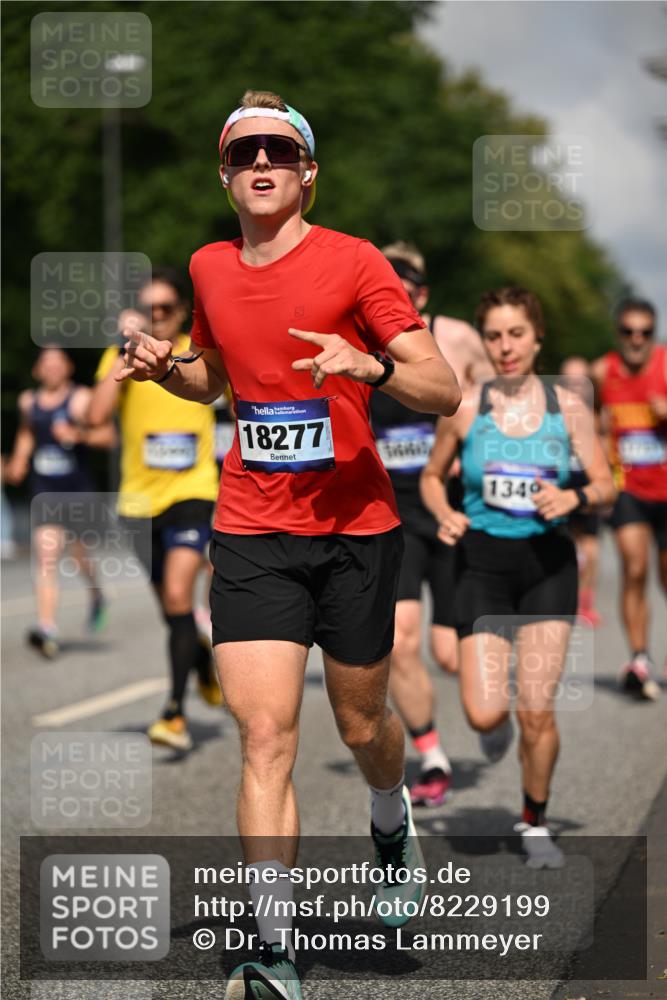29.06.2025 - hella hamburg halbmarathon Dr. Thomas Lammeyer http://msf.ph/oto/8229199 29.06.2025 09:50:10 Kennedybrücke 1053, 1344, 1396, 1411, 1577, 1889, 2243, 4944, 5048, 5152, 5193, 5660, 7466, 7622, 7628, 8312, 8323, 10477, 10865, 10927, 11304, 11370 meine-sportfotos.de