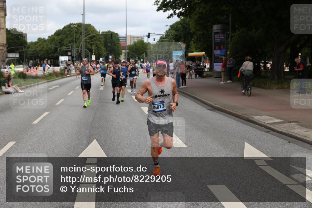 29.06.2025 - hella hamburg halbmarathon Yannick Fuchs http://msf.ph/oto/8229205 29.06.2025 10:33:45 20KM 1164, 1343, 1445, 1803, 2525, 3136, 3282, 3783, 4359, 4759, 6037, 6686, 6687, 8450, 8958, 11447, 11619, 12772, 13137, 13729, 14093, 14311, 15013, 15257, 15556, 15561, 15866, 15873, 15965, 16656, 16820, 18149, 18188, 18547, 18734 meine-sportfotos.de