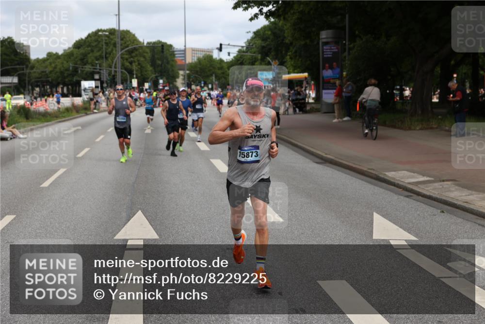 29.06.2025 - hella hamburg halbmarathon Yannick Fuchs http://msf.ph/oto/8229225 29.06.2025 10:33:45 20KM 1164, 1343, 1445, 1803, 2525, 3136, 3282, 3783, 4359, 4759, 6037, 6686, 6687, 8450, 8958, 11447, 11619, 12772, 13137, 13729, 14093, 14311, 15013, 15257, 15556, 15561, 15866, 15873, 15965, 16656, 16820, 18149, 18188, 18547, 18734 meine-sportfotos.de