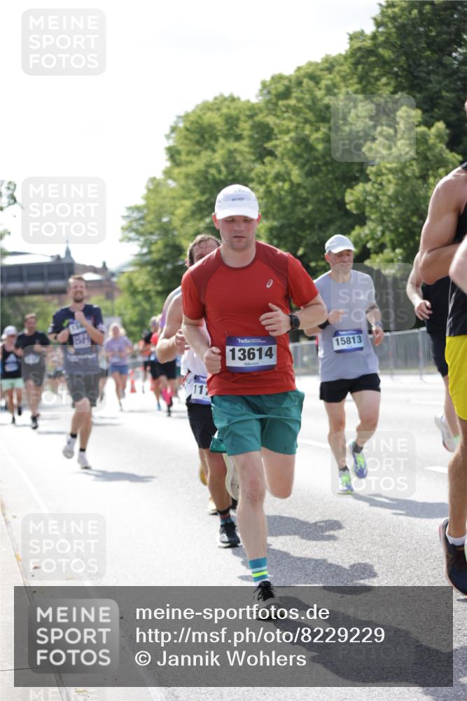 29.06.2025 - hella hamburg halbmarathon Jannik Wohlers http://msf.ph/oto/8229229 29.06.2025 09:52:04 Lombardsbrücke 1139, 1169, 1220, 1468, 1512, 3305, 3618, 3852, 4565, 4871, 4915, 5011, 6550, 7067, 7432, 7865, 7961, 8852, 9348, 9444, 10493, 10741, 10796, 11062, 11495, 11679, 11779, 12046, 12772, 13403, 13614, 13728, 14257, 14449, 14703, 14813, 15233, 15247, 15808, 15813, 16338, 16591, 16592, 17000, 17159, 17281, 17391, 17846, 17926, 18560, 18637, 18659, 18775, 18987 meine-sportfotos.de