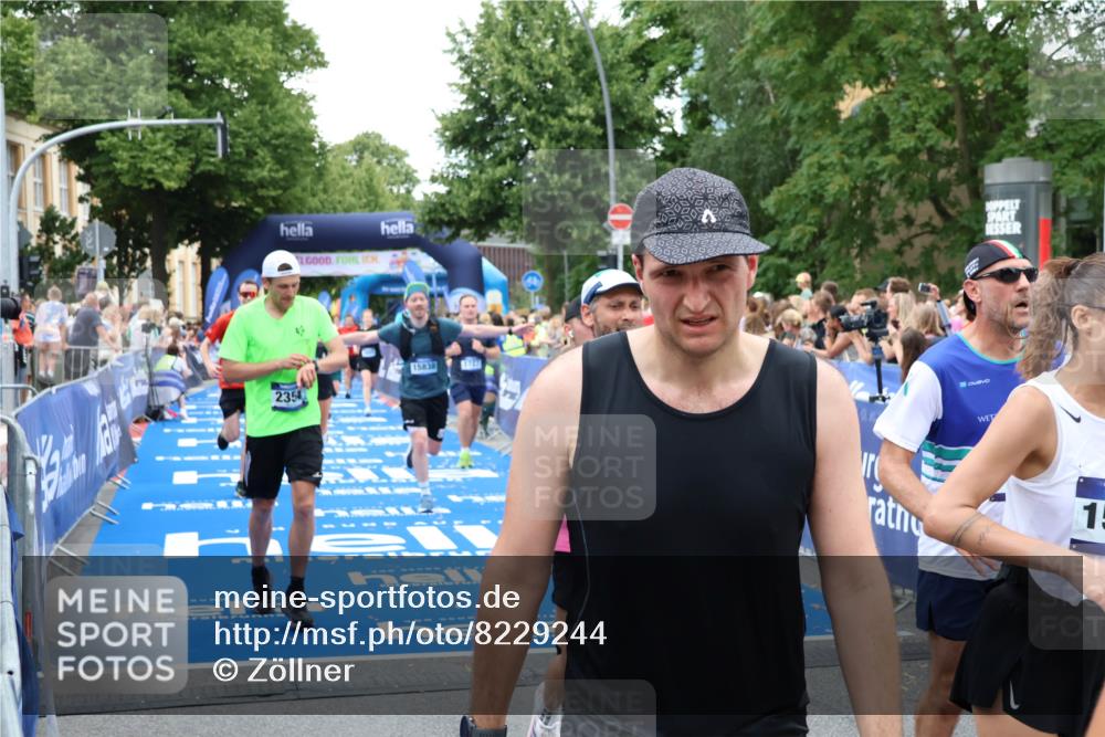 29.06.2025 - hella hamburg halbmarathon Zöllner http://msf.ph/oto/8229244 29.06.2025 10:53:28 Ziel 1683, 1727, 2354, 4065, 6198, 6629, 6942, 8651, 11068, 11844, 12490, 12909, 13912, 13997, 15838, 18134 meine-sportfotos.de