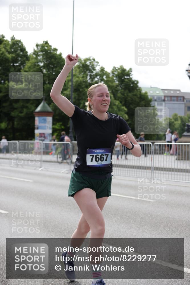 29.06.2025 - hella hamburg halbmarathon Jannik Wohlers http://msf.ph/oto/8229277 29.06.2025 10:27:57 Lombardsbrücke 3445, 5369, 5604, 7667, 7980, 8327, 9653, 9654, 13045, 13296, 13400, 14017, 15123, 18256, 18604, 19180 meine-sportfotos.de