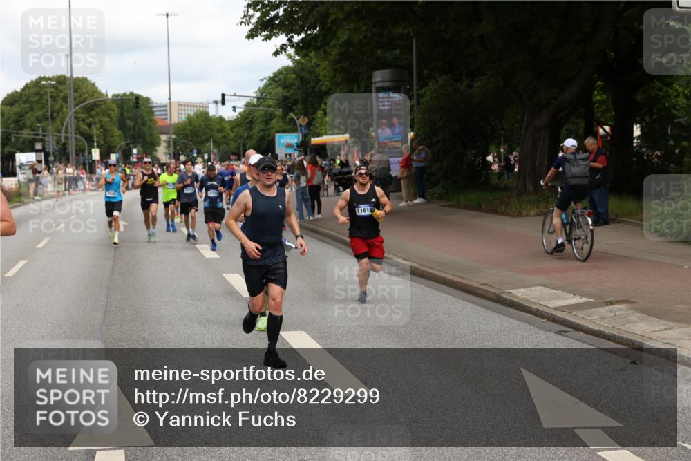 29.06.2025 - hella hamburg halbmarathon Yannick Fuchs http://msf.ph/oto/8229299 29.06.2025 10:33:47 20KM 1343, 1445, 1803, 2525, 3282, 3783, 4359, 4759, 6037, 6686, 6687, 8450, 8958, 9265, 11305, 11447, 11619, 12772, 13137, 13729, 14093, 14311, 14359, 15013, 15257, 15556, 15561, 15866, 15873, 15965, 16656, 16820, 17005, 17215, 17360, 18149, 18188, 18285, 18547, 18734 meine-sportfotos.de