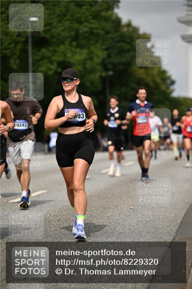 29.06.2025 - hella hamburg halbmarathon Dr. Thomas Lammeyer http://msf.ph/oto/8229320 29.06.2025 10:13:20 Kennedybrücke 1823, 3762, 4592, 7081, 9297, 9306, 10035, 10194, 10819, 11067 meine-sportfotos.de