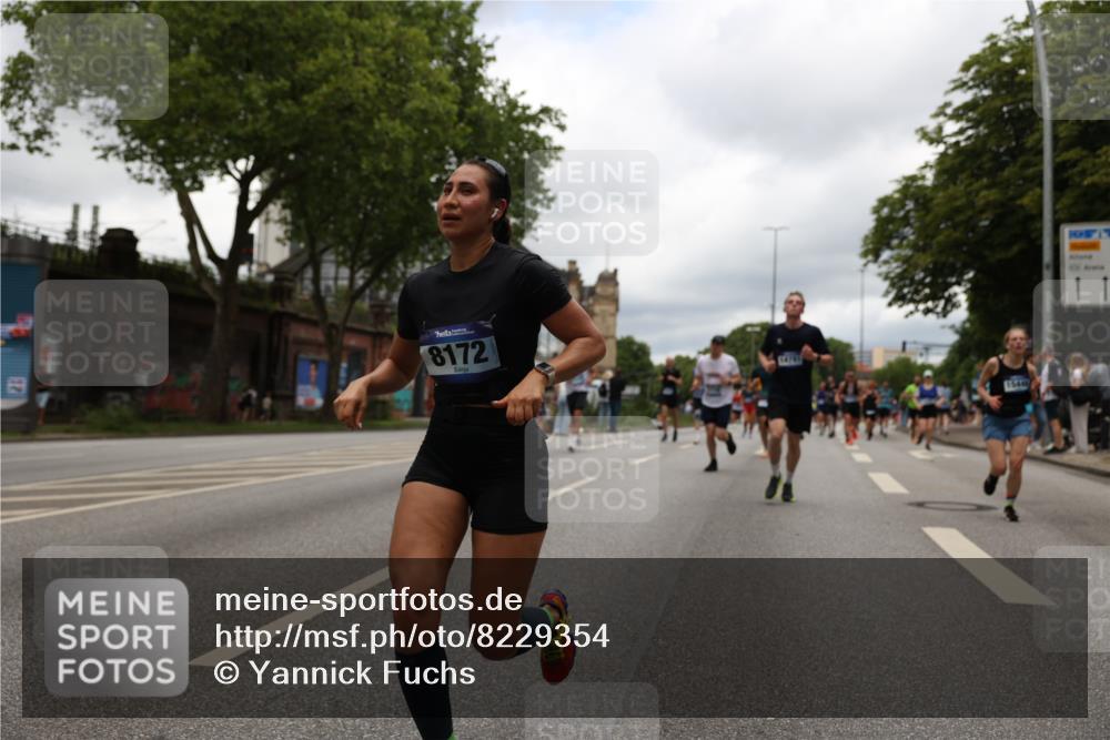 29.06.2025 - hella hamburg halbmarathon Yannick Fuchs http://msf.ph/oto/8229354 29.06.2025 10:46:41 20KM 1098, 1257, 1482, 1657, 2111, 2444, 2814, 3258, 3399, 3715, 3952, 4121, 4557, 4558, 4726, 5116, 5169, 5194, 5378, 6164, 6561, 6562, 6897, 7178, 7232, 7383, 7475, 7896, 8172, 8316, 8587, 8720, 8955, 10529, 10811, 11459, 12135, 12482, 12519, 13211, 13301, 14198, 14286, 14791, 14805, 15144, 15446, 15690, 16320, 16929, 17130, 17198, 17710, 17773, 18331 meine-sportfotos.de