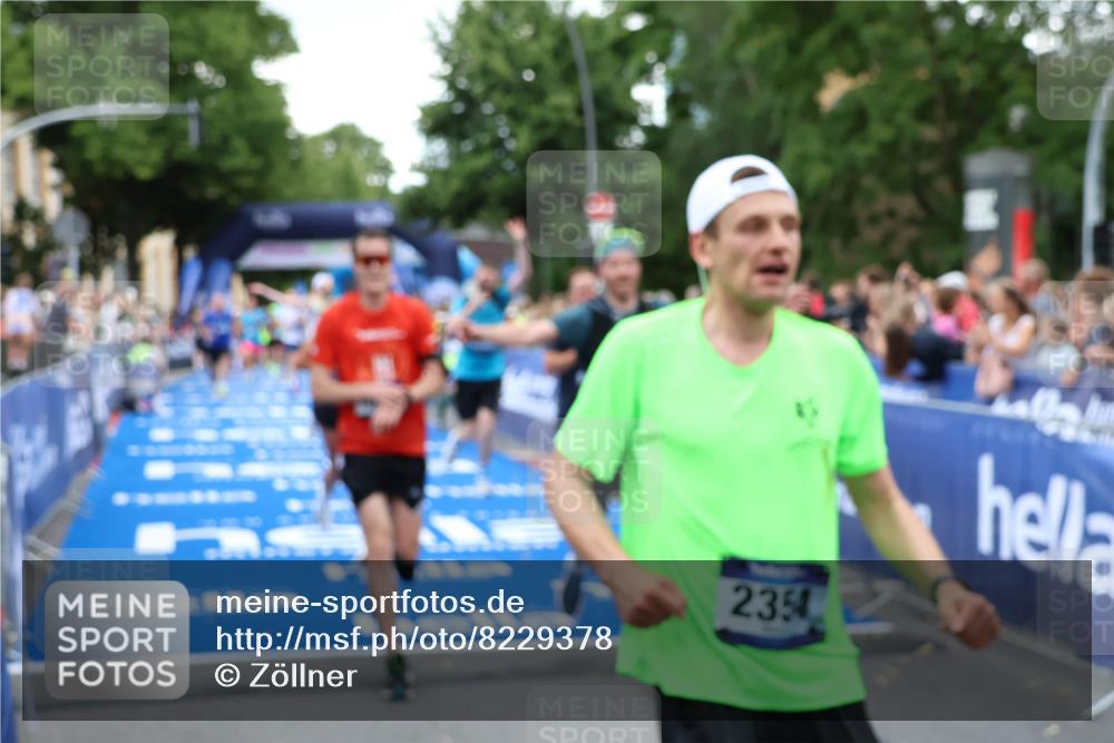 29.06.2025 - hella hamburg halbmarathon Zöllner http://msf.ph/oto/8229378 29.06.2025 10:53:30 Ziel 1061, 1499, 1727, 2070, 5866, 6198, 6629, 6942, 8651, 11068, 12909, 13912, 13997, 15838, 17710, 18134 meine-sportfotos.de