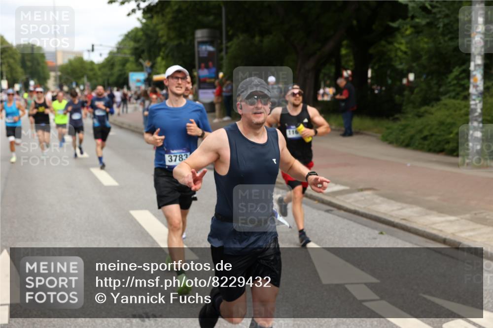 29.06.2025 - hella hamburg halbmarathon Yannick Fuchs http://msf.ph/oto/8229432 29.06.2025 10:33:49 20KM 1343, 1445, 1803, 2525, 2546, 3282, 3783, 4359, 4759, 6037, 6686, 6687, 8450, 8925, 8958, 9265, 11305, 11619, 12772, 13137, 13729, 14093, 14311, 14359, 15013, 15257, 15556, 15561, 15866, 15873, 15965, 16656, 16820, 17005, 17215, 17360, 18149, 18285, 18547, 18734 meine-sportfotos.de