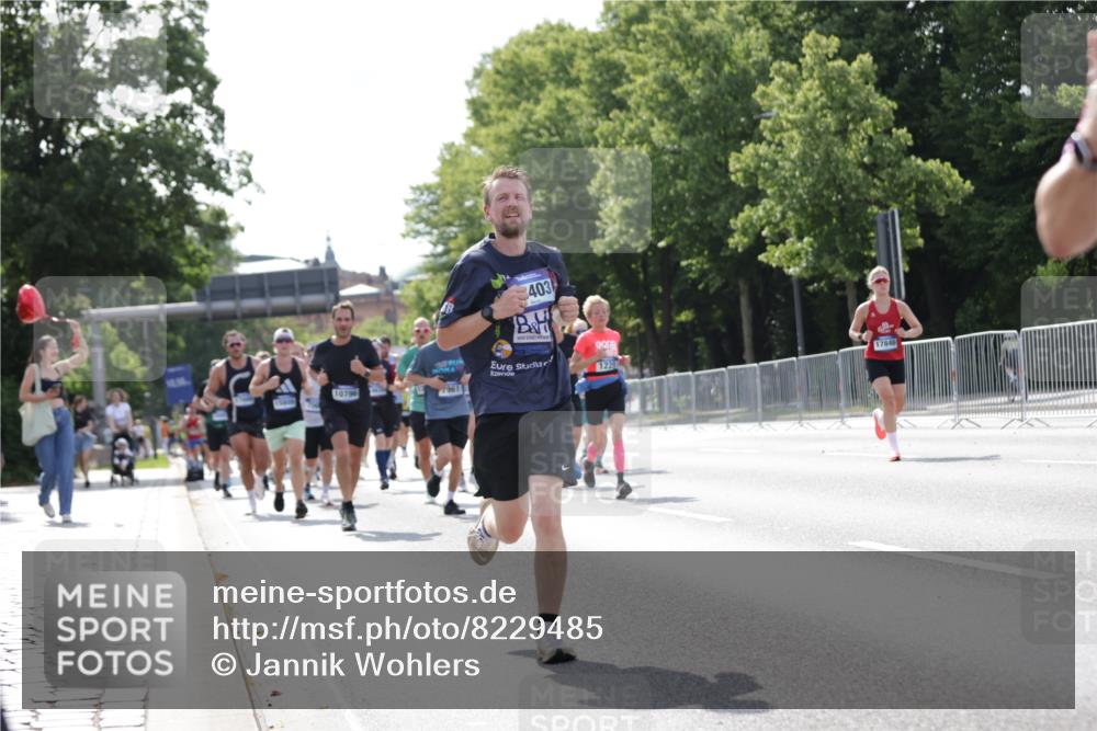 29.06.2025 - hella hamburg halbmarathon Jannik Wohlers http://msf.ph/oto/8229485 29.06.2025 09:52:06 Lombardsbrücke 1139, 1169, 1220, 1468, 1512, 3618, 3852, 4565, 4871, 4915, 5011, 6550, 7067, 7432, 7865, 7961, 8852, 9348, 10099, 10493, 10741, 10796, 11062, 11495, 11679, 11779, 12046, 12365, 12723, 12772, 13403, 13614, 14257, 14449, 14703, 14813, 15233, 15247, 15808, 15813, 16338, 16591, 16592, 17000, 17281, 17391, 17846, 17926, 18560, 18632, 18637, 18680, 18775, 18982 meine-sportfotos.de