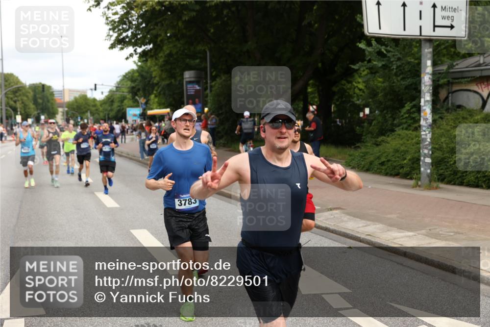 29.06.2025 - hella hamburg halbmarathon Yannick Fuchs http://msf.ph/oto/8229501 29.06.2025 10:33:49 20KM 1343, 1445, 1803, 2525, 2546, 3282, 3783, 4359, 4759, 6037, 6686, 6687, 8450, 8925, 8958, 9265, 11305, 11619, 12772, 13137, 13729, 14093, 14311, 14359, 15013, 15257, 15556, 15561, 15866, 15873, 15965, 16656, 16820, 17005, 17215, 17360, 18149, 18285, 18547, 18734 meine-sportfotos.de