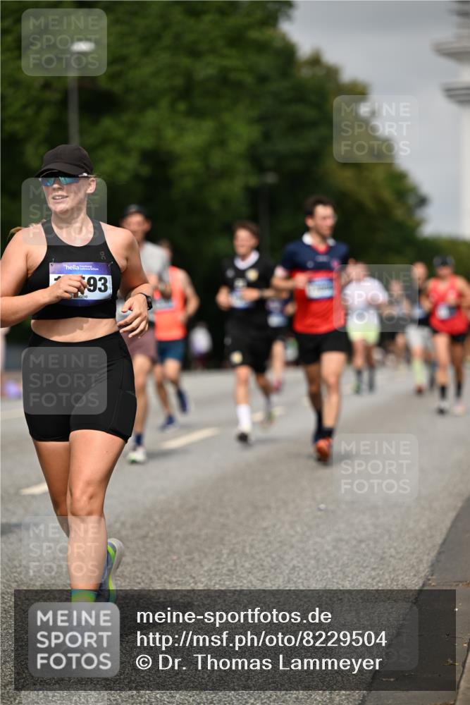 29.06.2025 - hella hamburg halbmarathon Dr. Thomas Lammeyer http://msf.ph/oto/8229504 29.06.2025 10:13:21 Kennedybrücke 1823, 3762, 4592, 7081, 9297, 9306, 10035, 10194, 10819, 11067 meine-sportfotos.de