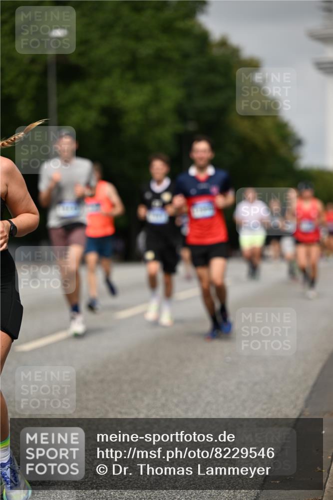 29.06.2025 - hella hamburg halbmarathon Dr. Thomas Lammeyer http://msf.ph/oto/8229546 29.06.2025 10:13:22 Kennedybrücke 1823, 4592, 7081, 7187, 9297, 9306, 10035, 10194, 10819, 11067 meine-sportfotos.de
