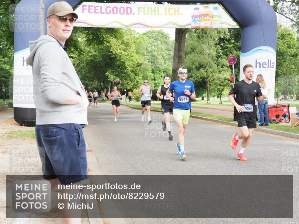 29.06.2025 - hella hamburg halbmarathon MichiJ http://msf.ph/oto/8229579 29.06.2025 10:26:18 Zwischen KM18-KM19 1290, 4865, 9296, 9313, 9944, 10190, 13148, 15410, 17125 meine-sportfotos.de