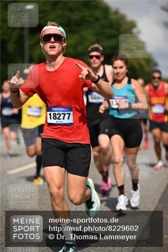 29.06.2025 - hella hamburg halbmarathon Dr. Thomas Lammeyer http://msf.ph/oto/8229602 29.06.2025 09:50:10 Kennedybrücke 1053, 1344, 1396, 1411, 1577, 1889, 2243, 4944, 5048, 5152, 5193, 5660, 7466, 7622, 7628, 8312, 8323, 10477, 10865, 10927, 11304, 11370 meine-sportfotos.de