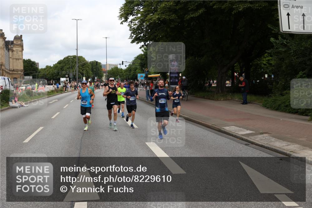 29.06.2025 - hella hamburg halbmarathon Yannick Fuchs http://msf.ph/oto/8229610 29.06.2025 10:33:50 20KM 1343, 1445, 1803, 2525, 2546, 3282, 3783, 4359, 4759, 6037, 6686, 6687, 8450, 8925, 8958, 9265, 11305, 11619, 12772, 13137, 13479, 13729, 14093, 14311, 14359, 15013, 15094, 15257, 15556, 15866, 15873, 15965, 16656, 16820, 17005, 17215, 17360, 18149, 18285, 18547, 18734 meine-sportfotos.de