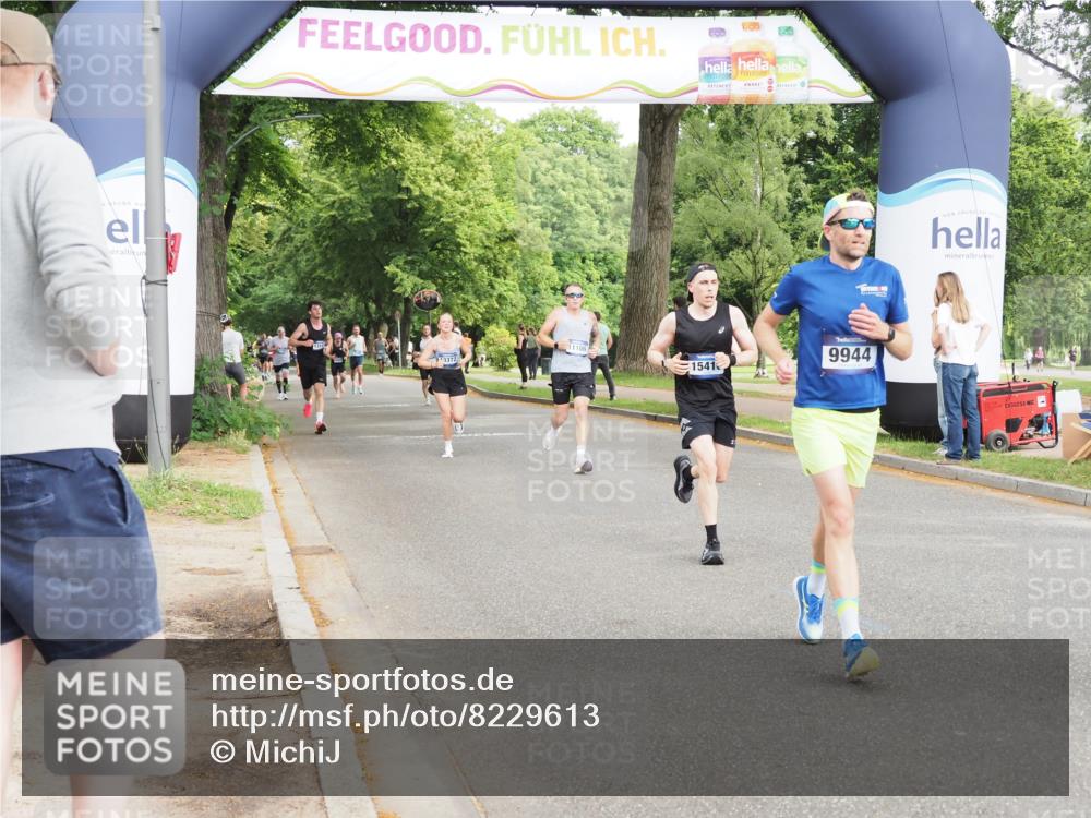 29.06.2025 - hella hamburg halbmarathon MichiJ http://msf.ph/oto/8229613 29.06.2025 10:26:18 Zwischen KM18-KM19 1290, 4865, 9296, 9313, 9944, 10190, 13148, 15410, 17125 meine-sportfotos.de