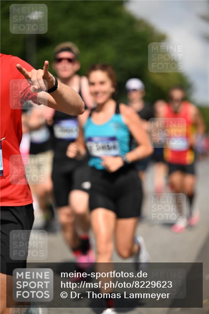 29.06.2025 - hella hamburg halbmarathon Dr. Thomas Lammeyer http://msf.ph/oto/8229623 29.06.2025 09:50:11 Kennedybrücke 1053, 1344, 1396, 1411, 1577, 1889, 2243, 4944, 5048, 5152, 5193, 5660, 7466, 7622, 7628, 8312, 8323, 10477, 10927, 11304, 11370 meine-sportfotos.de