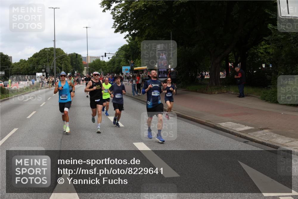 29.06.2025 - hella hamburg halbmarathon Yannick Fuchs http://msf.ph/oto/8229641 29.06.2025 10:33:50 20KM 1343, 1445, 1803, 2525, 2546, 3282, 3783, 4359, 4759, 6037, 6686, 6687, 8450, 8925, 8958, 9265, 11305, 11619, 12772, 13137, 13479, 13729, 14093, 14311, 14359, 15013, 15094, 15257, 15556, 15866, 15873, 15965, 16656, 16820, 17005, 17215, 17360, 18149, 18285, 18547, 18734 meine-sportfotos.de