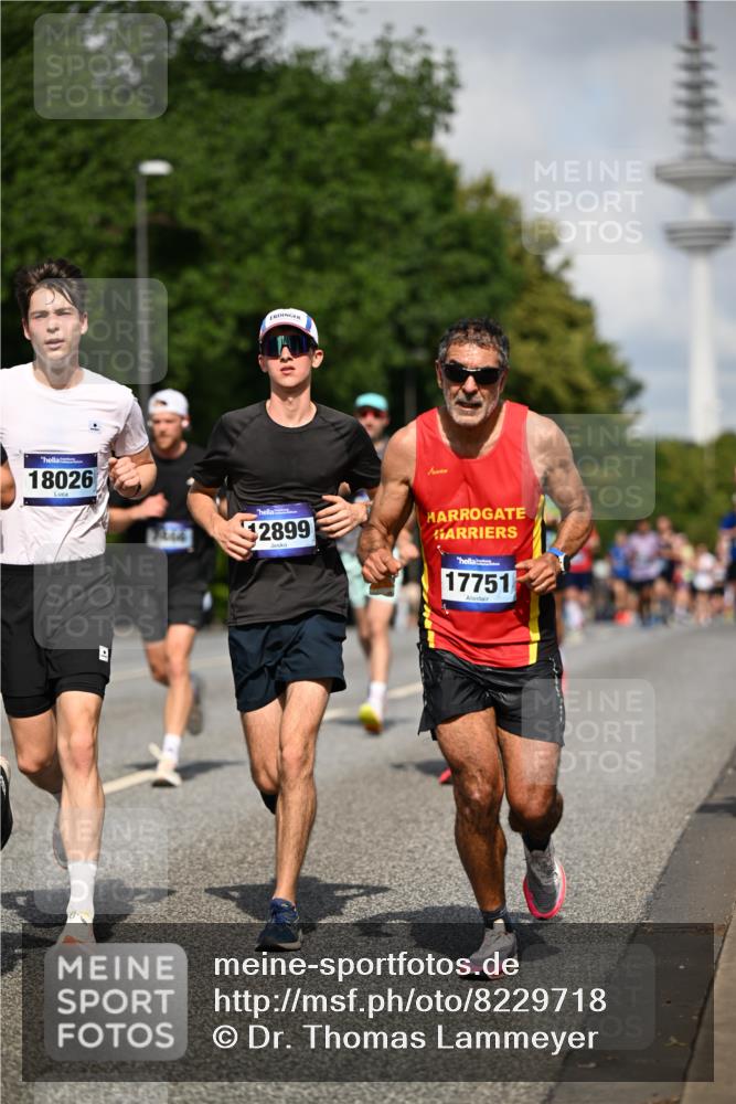 29.06.2025 - hella hamburg halbmarathon Dr. Thomas Lammeyer http://msf.ph/oto/8229718 29.06.2025 09:50:12 Kennedybrücke 1053, 1396, 1411, 1577, 1889, 2243, 4944, 5048, 5152, 5193, 5660, 7466, 7622, 8312, 8323, 10477, 10927, 11304, 11370 meine-sportfotos.de